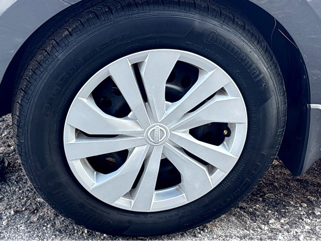 Used 2022 Nissan Versa S image 16