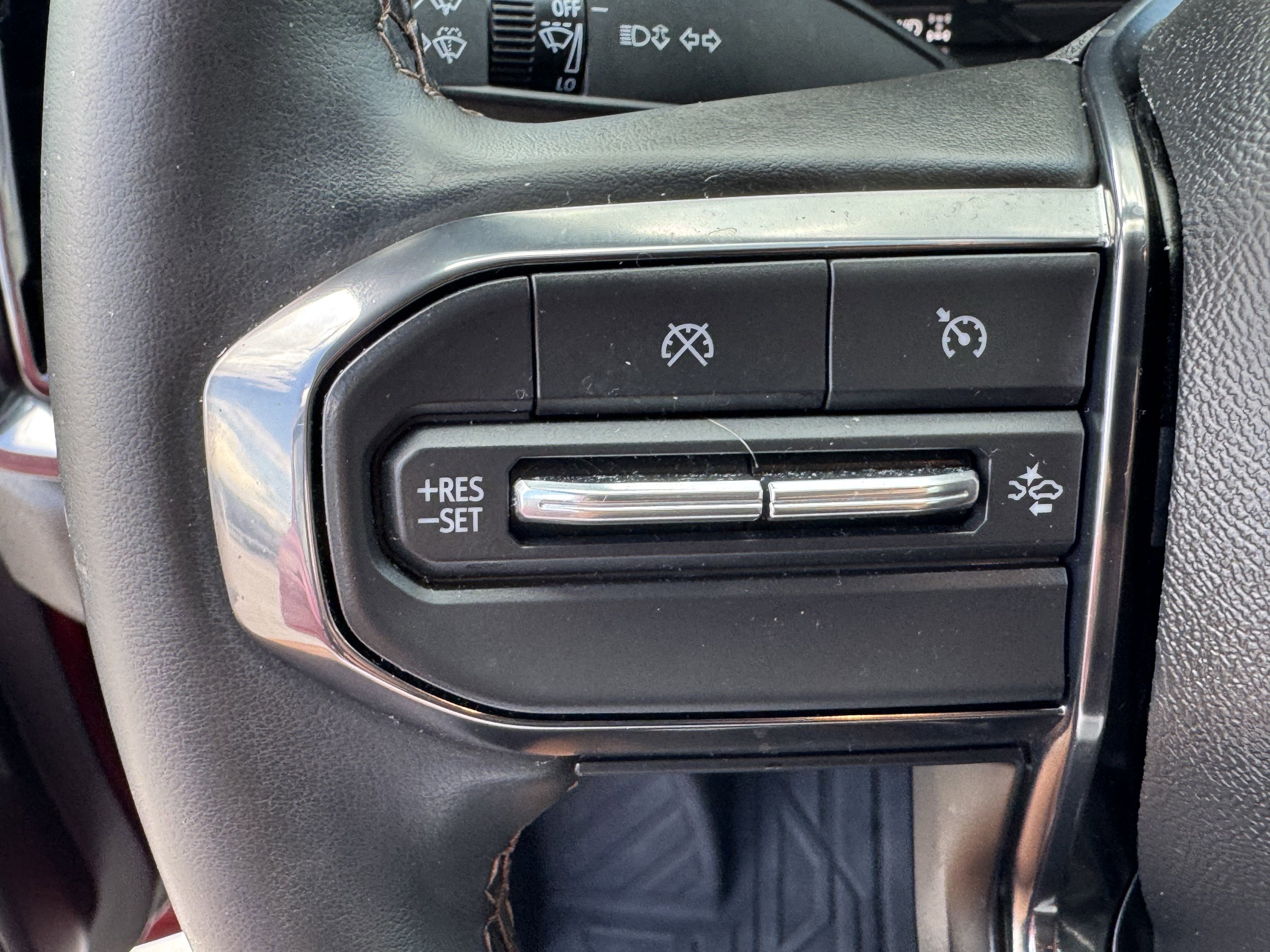 Used 2024 GMC Canyon AT4 w/ Technology Package image 24