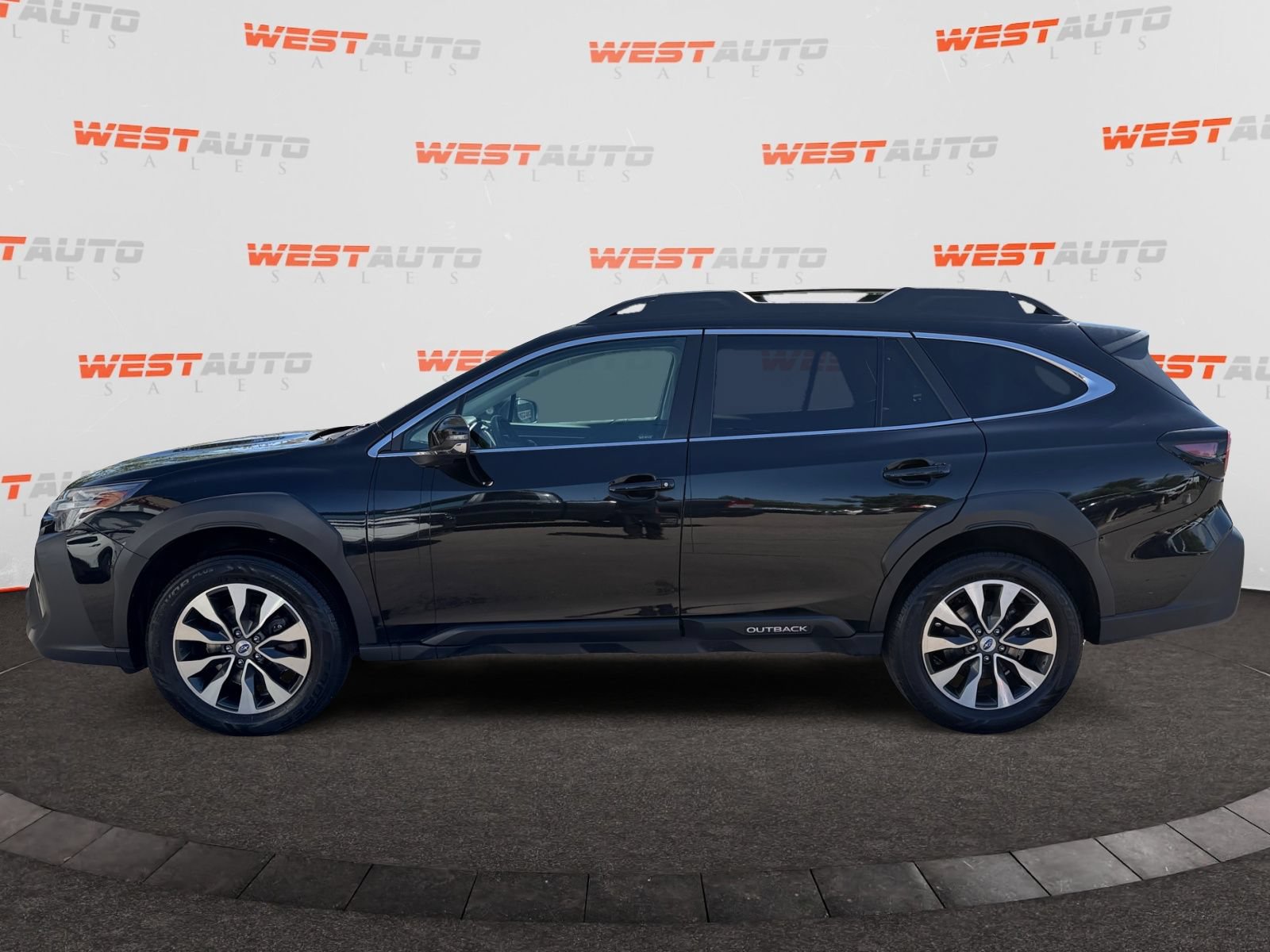 Used 2024 Subaru Outback Limited AWD/4WD image 2