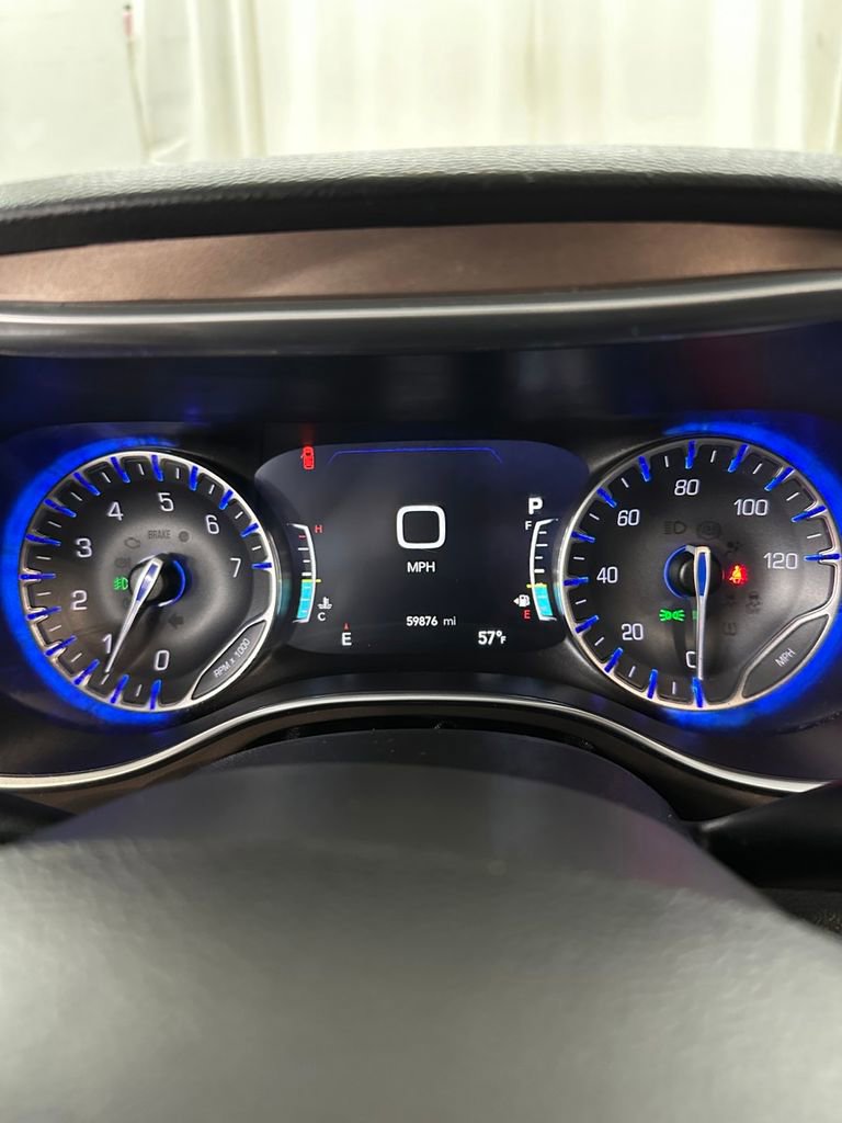 Used 2018 Chrysler Pacifica Touring-L Plus w/ Advanced Safetytec Group image 19