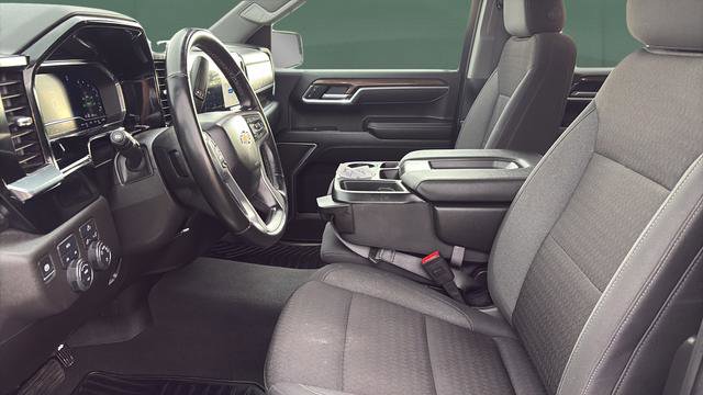 Used 2025 Chevrolet Silverado 1500 LT AWD/4WD image 22
