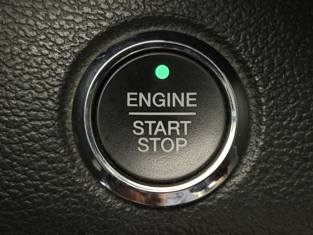 Used 2016 Ford F150 Platinum w/ Equipment Group 701A Luxury AWD/4WD image 22