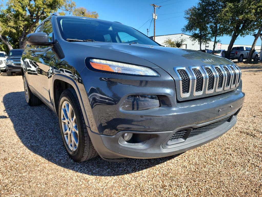 Used 2018 Jeep Cherokee Latitude Plus image 1
