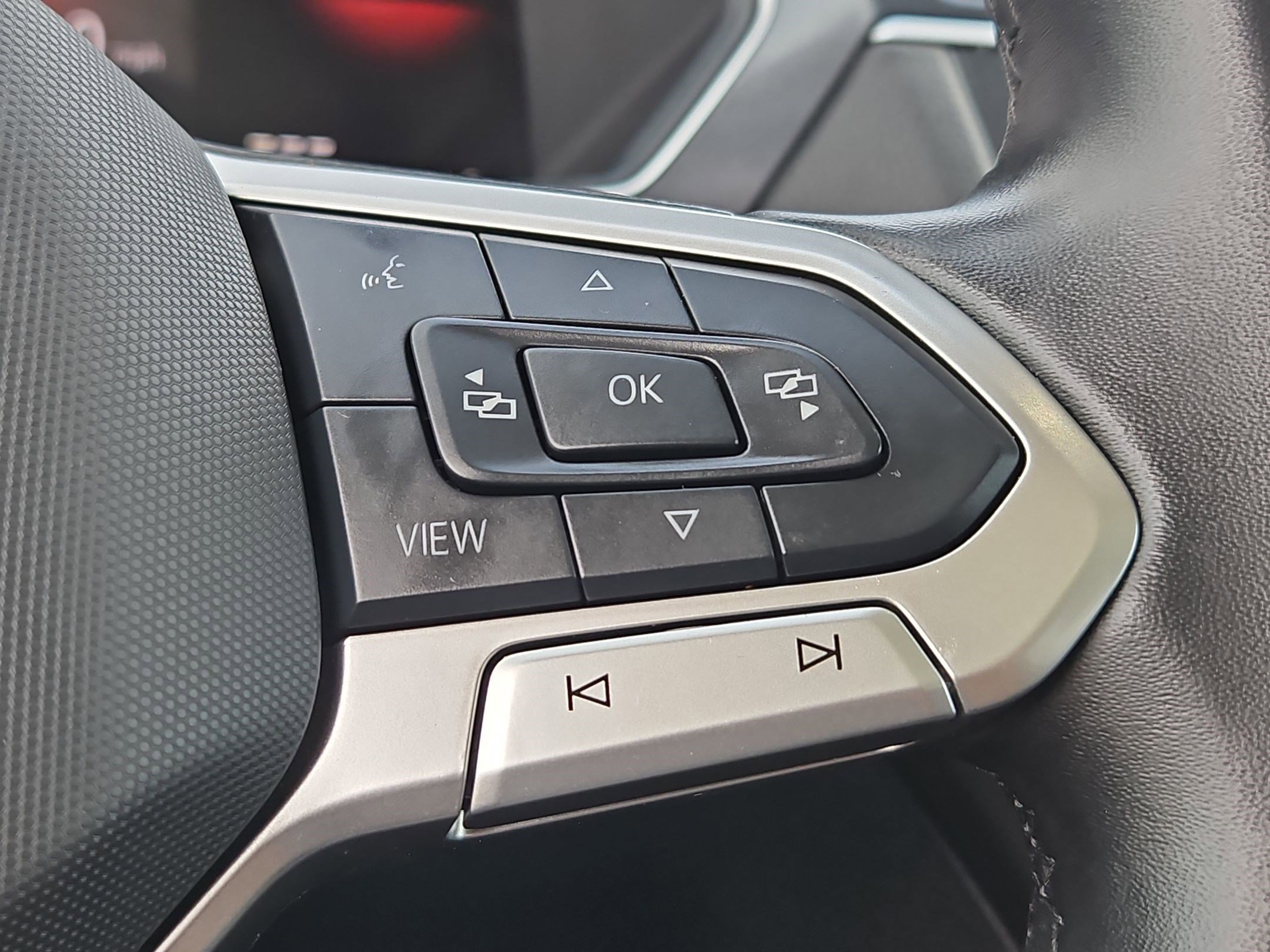 Used 2024 Volkswagen Tiguan Wolfsburg Edition image 19