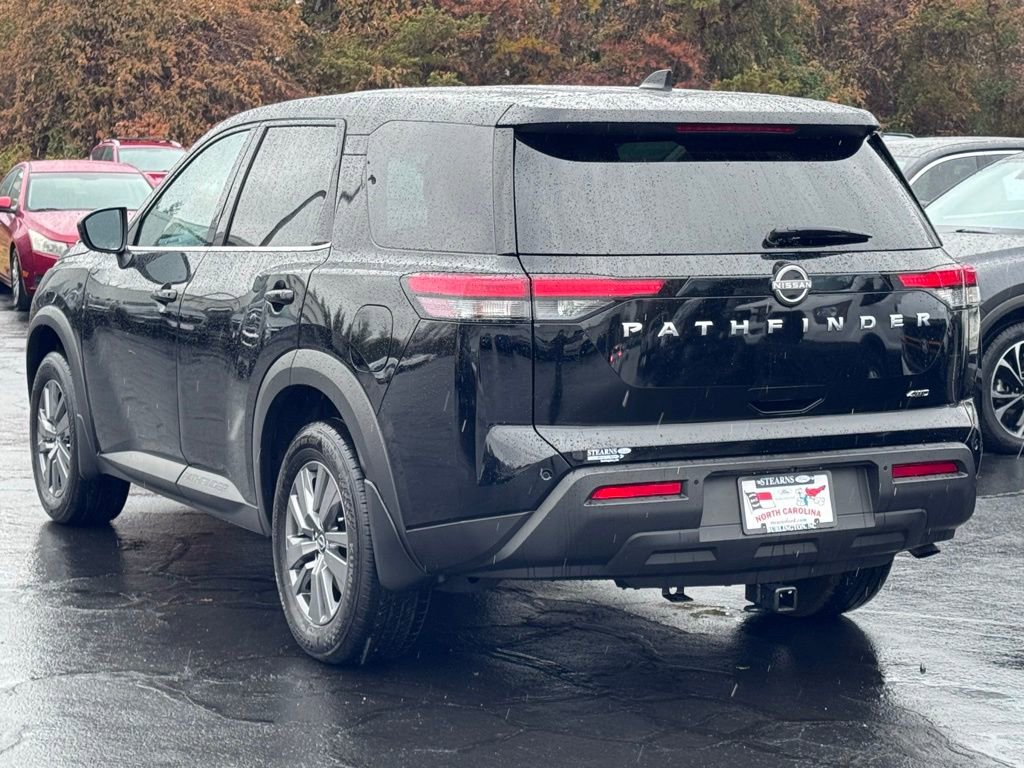 Used 2025 Nissan Pathfinder S image 13