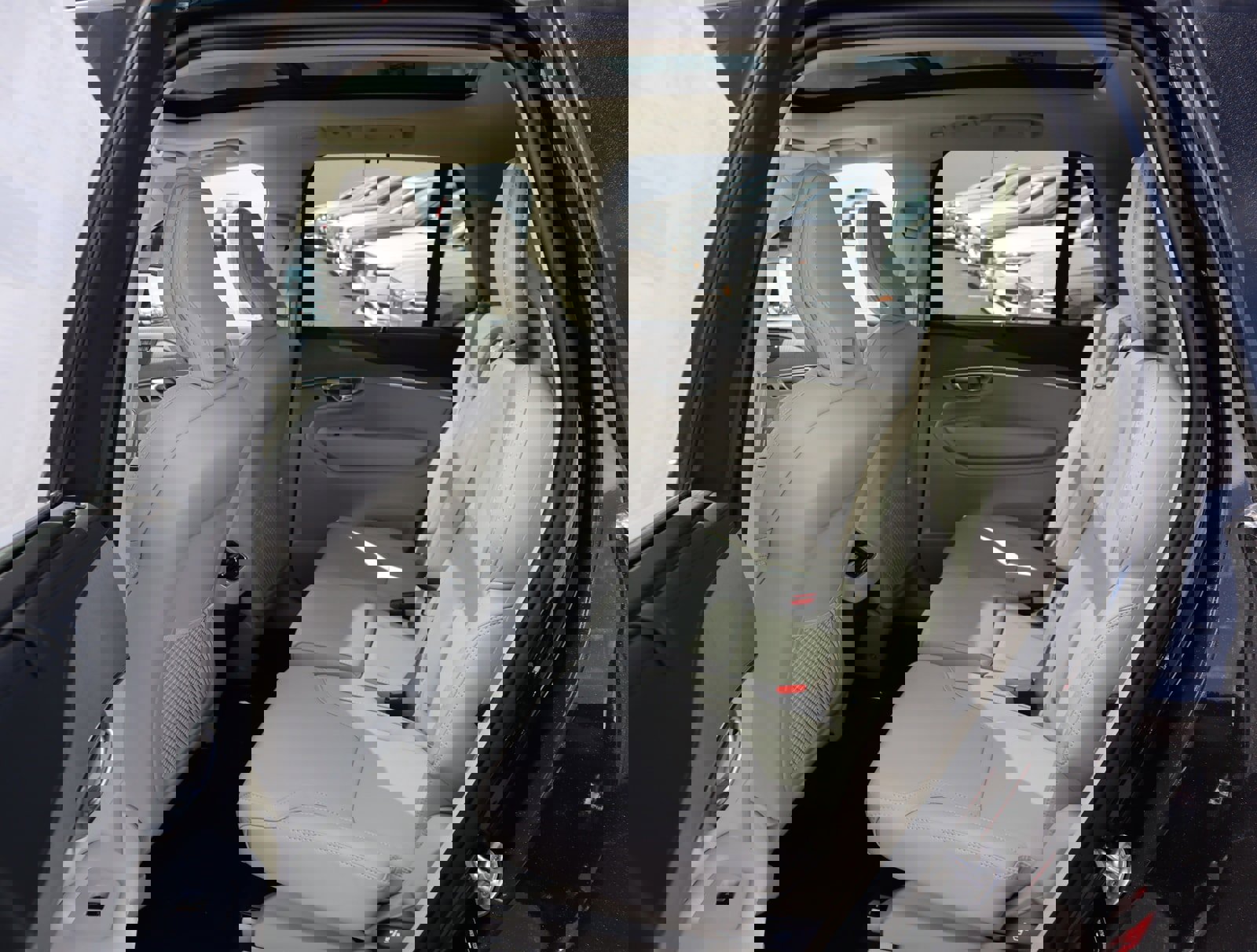 Certified 2024 Volvo XC90 B6 Ultimate image 52