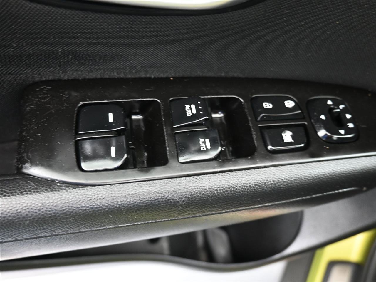 Used 2014 Kia Soul FWD image 14