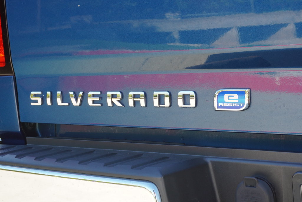 Used 2017 Chevrolet Silverado 1500 LT w/ LT Eassist Package RWD image 10