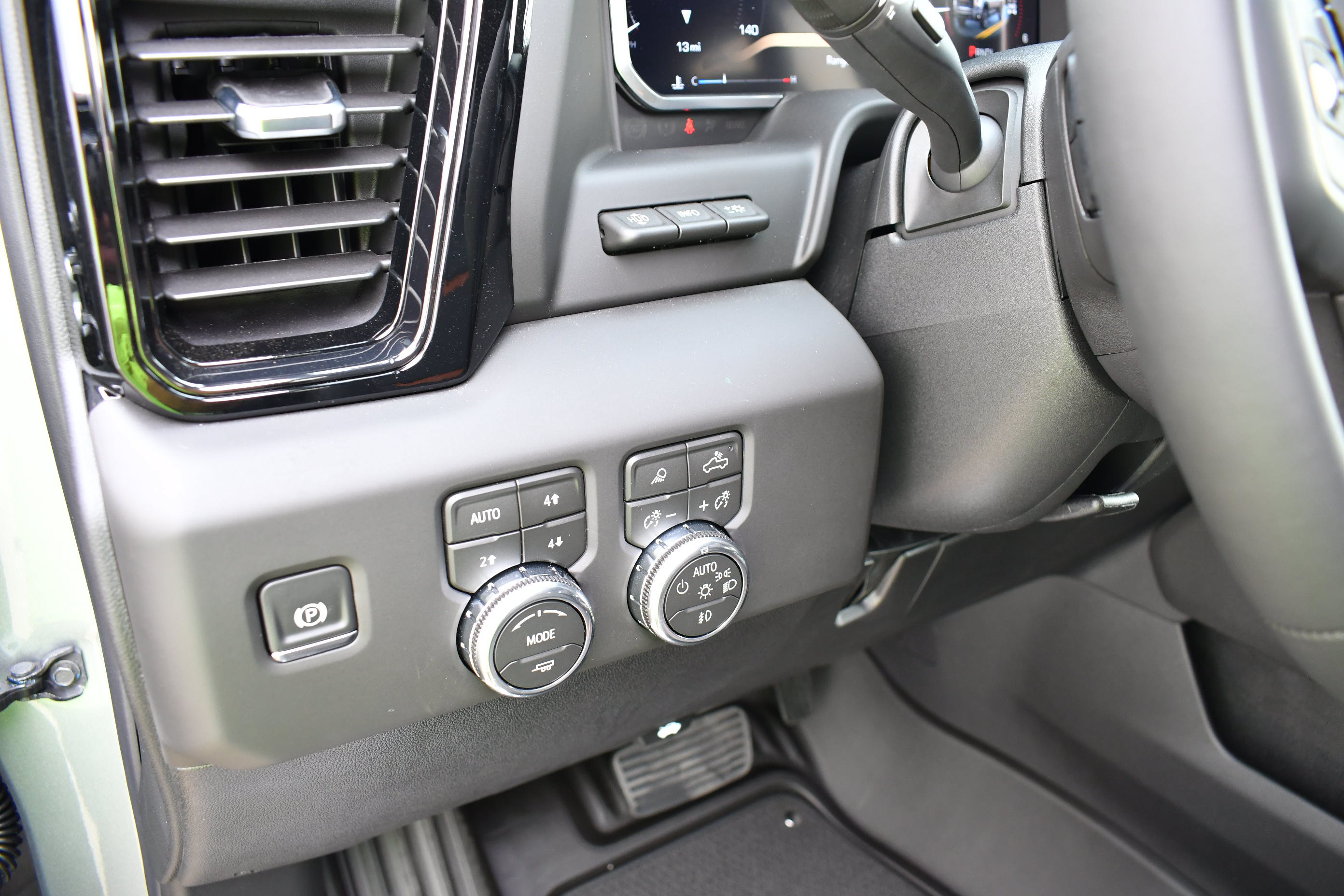 New 2026 GMC Sierra 2500 AT4 w/ AT4 Premium Plus Package AWD/4WD image 5