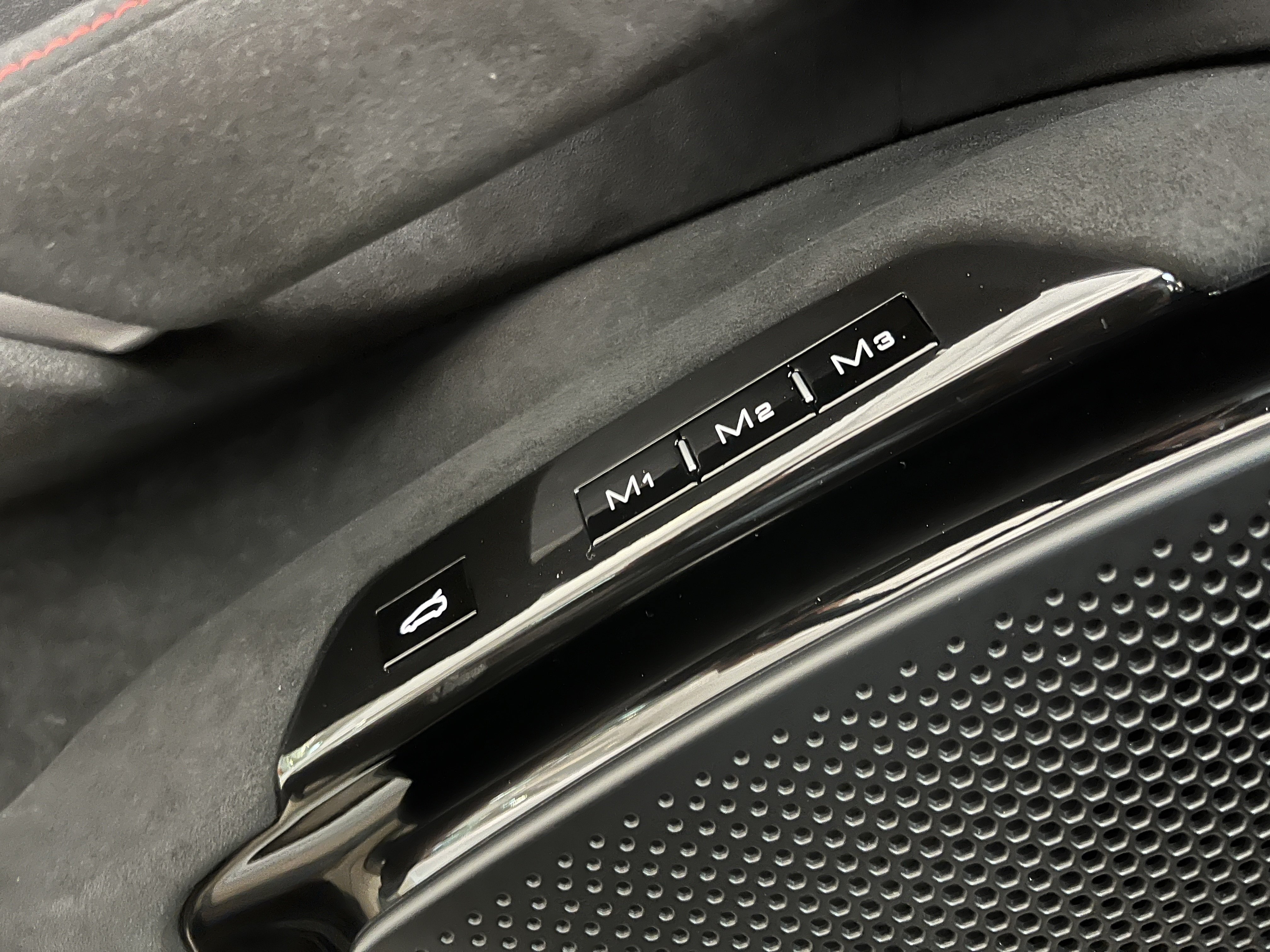 Used 2022 Ferrari Roma RWD image 19