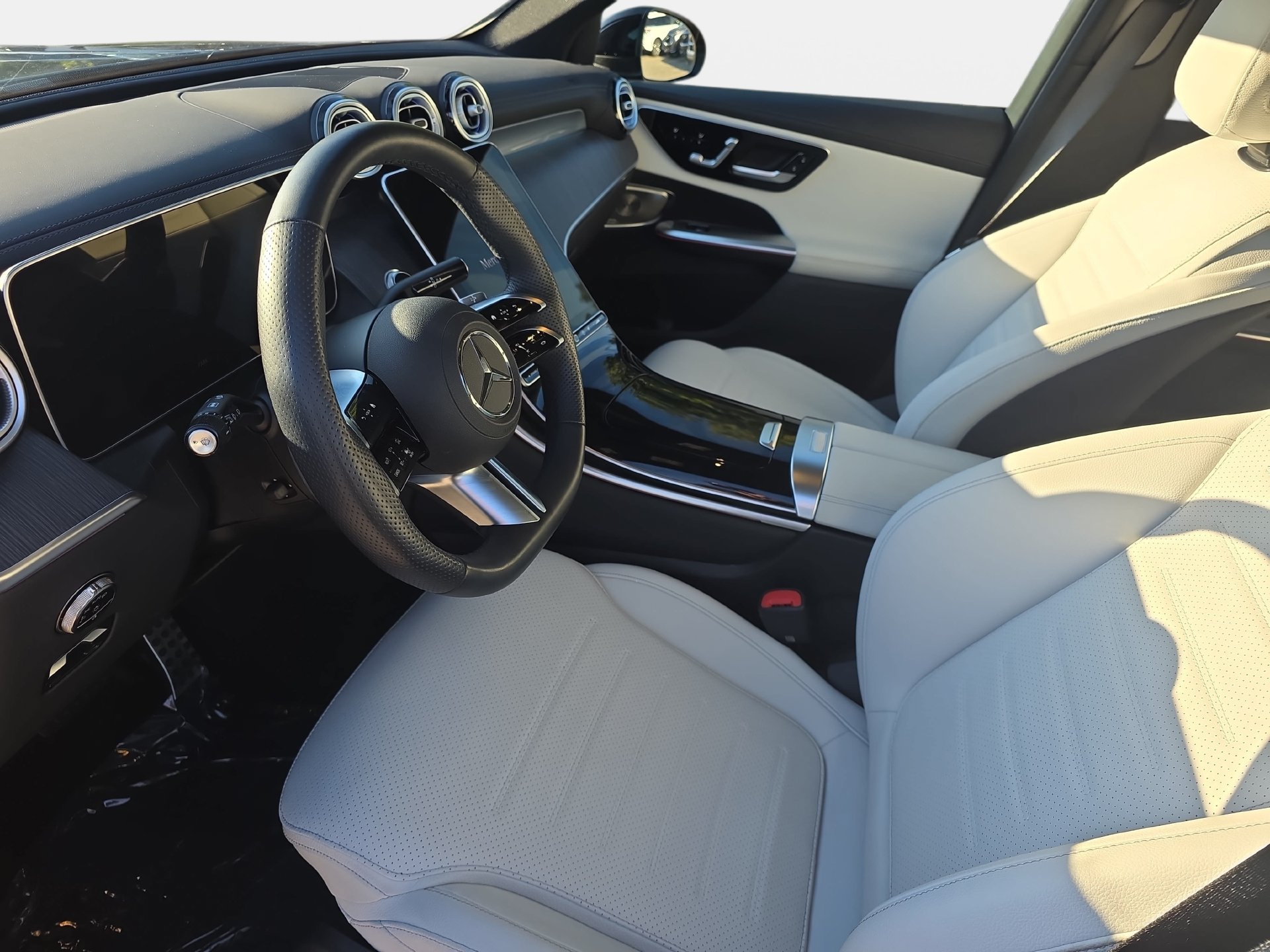 Used 2026 Mercedes-Benz GLC 300 4MATIC image 16