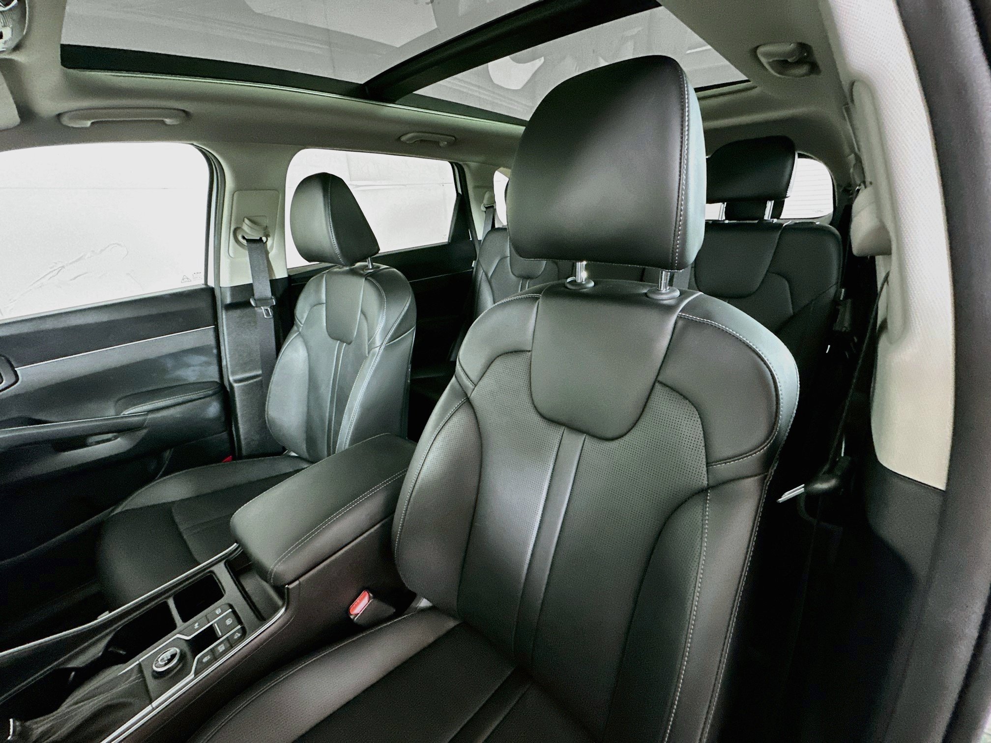 Certified 2025 Kia Sorento S w/ Panoramic Sunroof Package FWD image 20