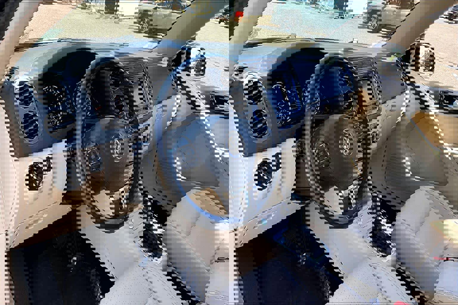 Used 2016 Volkswagen Tiguan S image 17