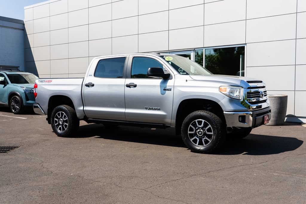 Used 2017 Toyota Tundra SR5 w/ TRD Off Road Package AWD/4WD image 30
