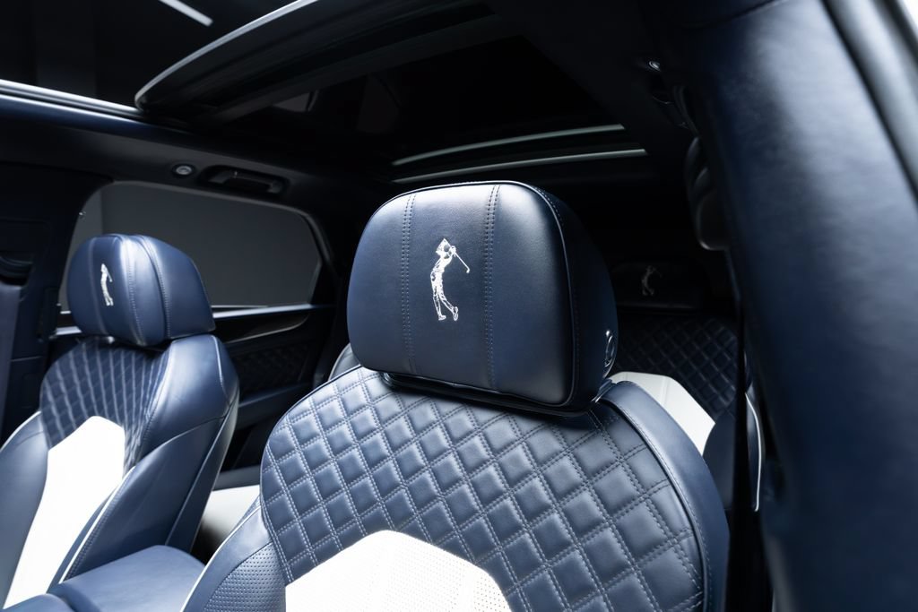 Used 2022 Bentley Bentayga AWD/4WD image 28