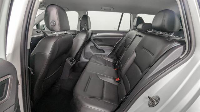 Used 2017 Volkswagen Golf Alltrack S image 17