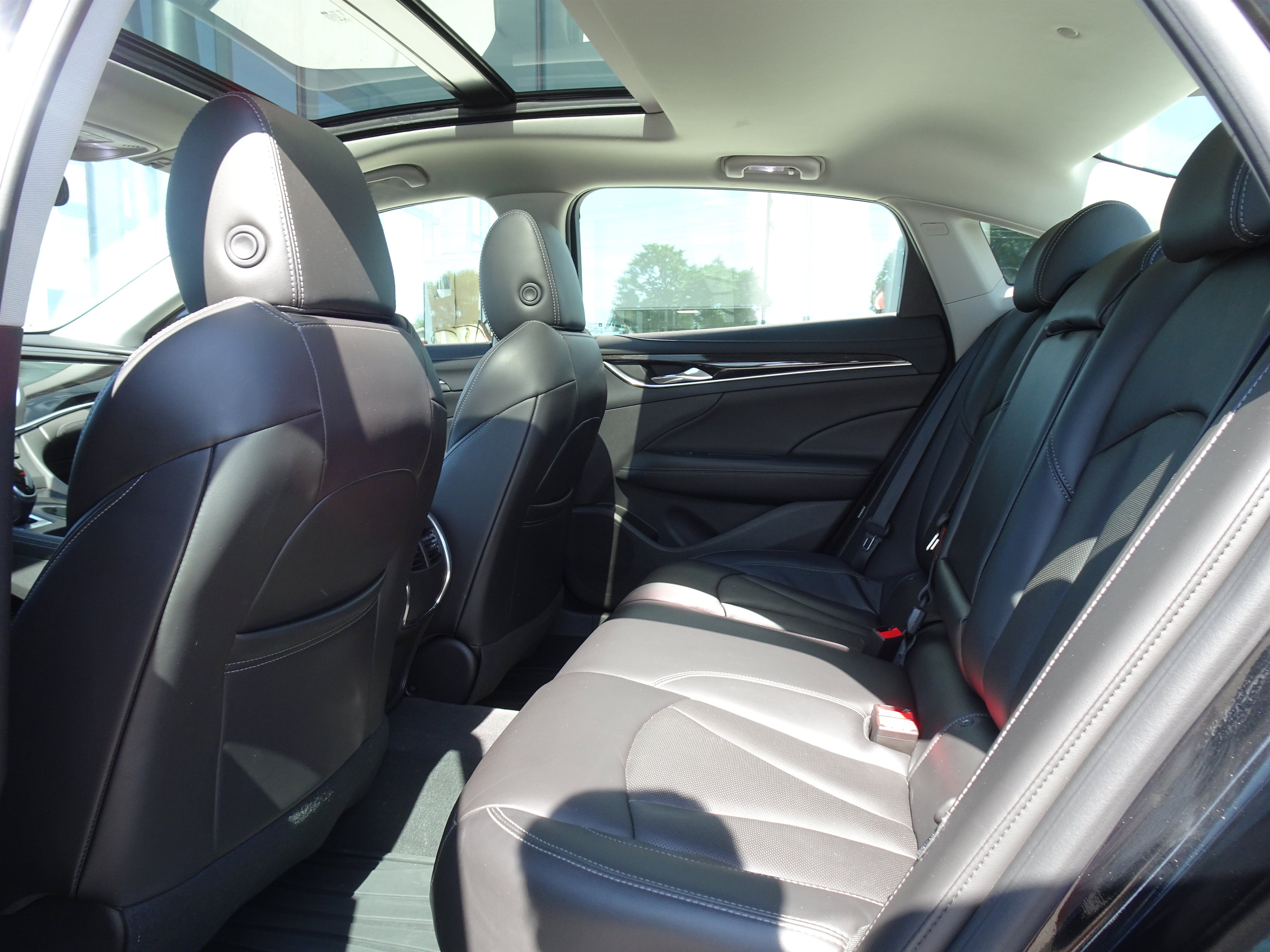 Used 2017 Buick LaCrosse Essence w/ Sun and Shade Package FWD image 15