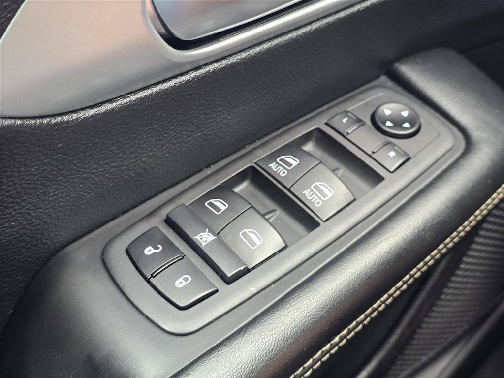 Used 2021 Chrysler Pacifica Touring w/ S Appearance Package FWD image 22