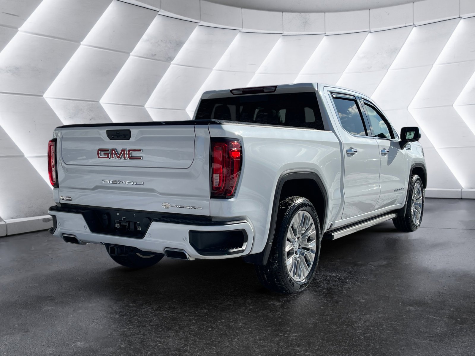 Used 2021 GMC Sierra 1500 Denali w/ Denali Premium Package image 4