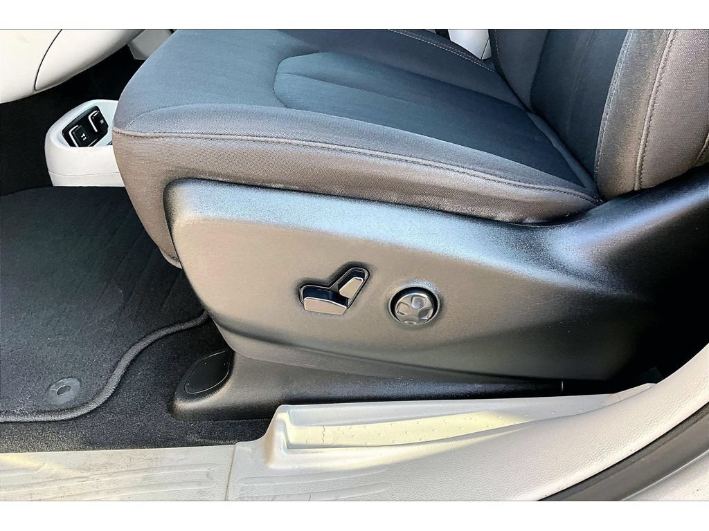 Certified 2019 Chrysler Pacifica Touring Plus FWD image 29