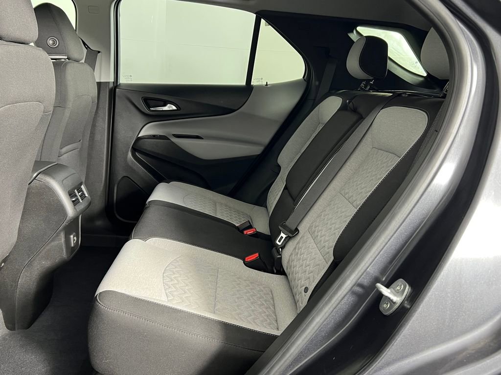 Used 2022 Chevrolet Equinox LT w/ Driver Convenience Package image 11