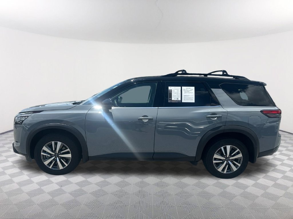 Used 2024 Nissan Pathfinder SL AWD/4WD image 8
