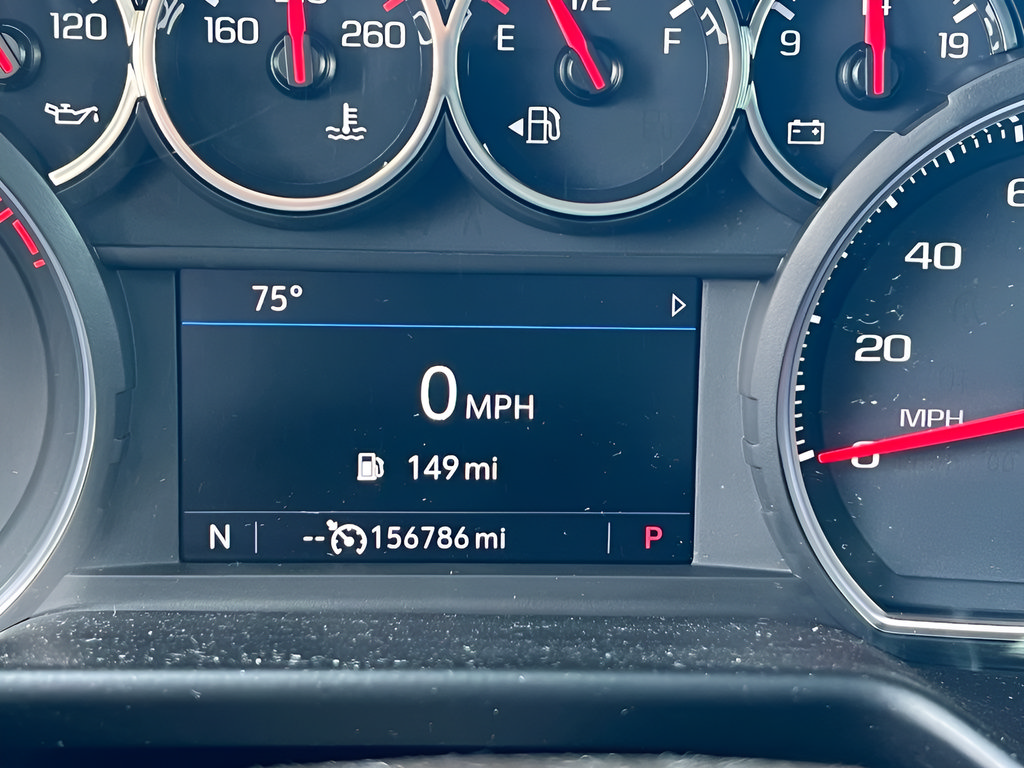 Used 2021 Chevrolet Suburban LT RWD image 25