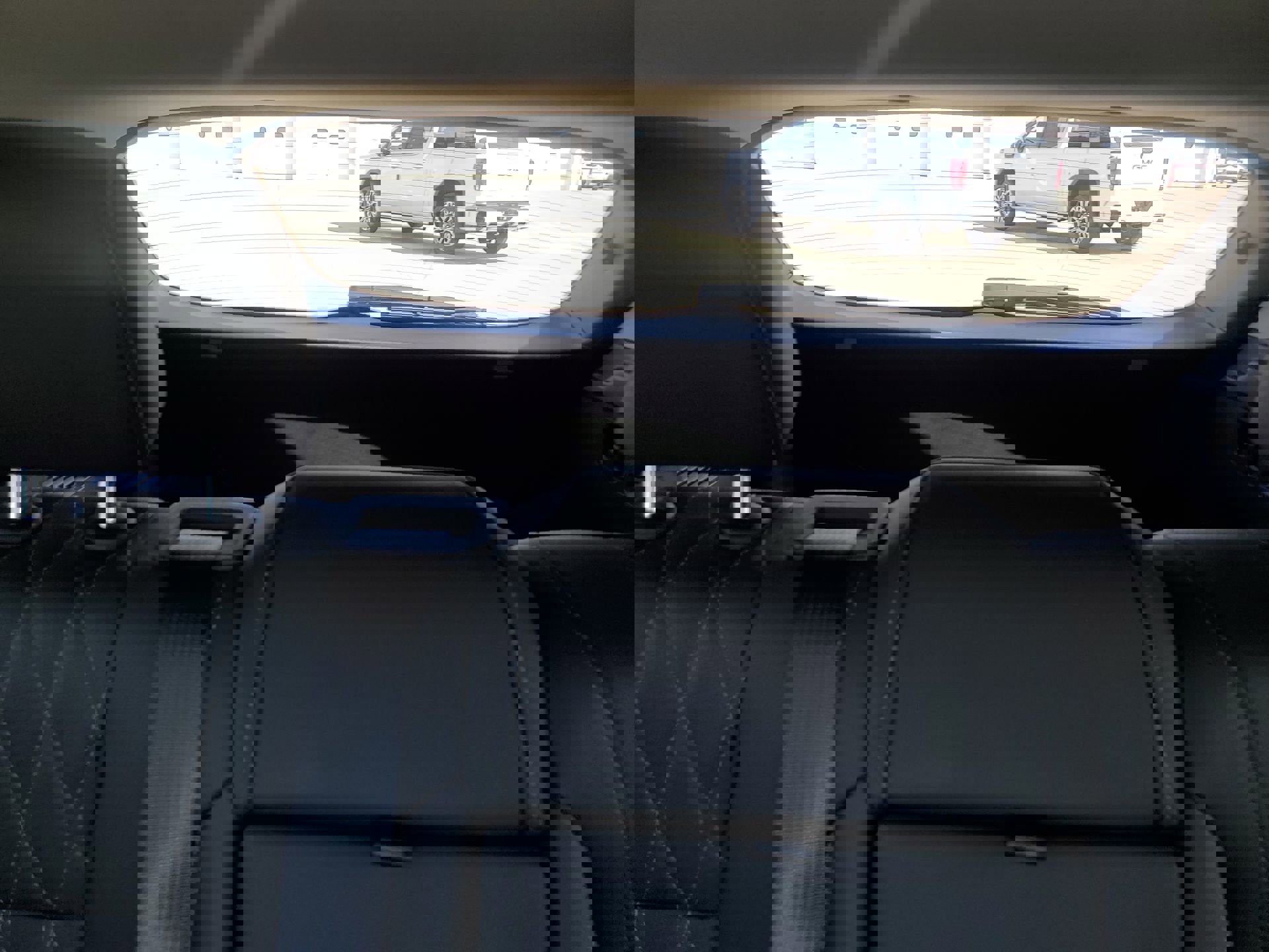 Used 2023 Buick Envision Avenir image 14