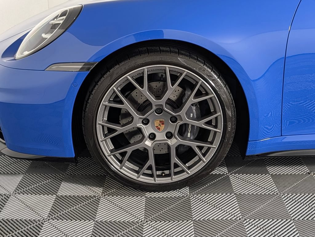 Certified 2025 Porsche 911 Carrera RWD image 11