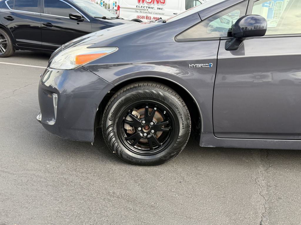 Used 2015 Toyota Prius Two FWD image 5