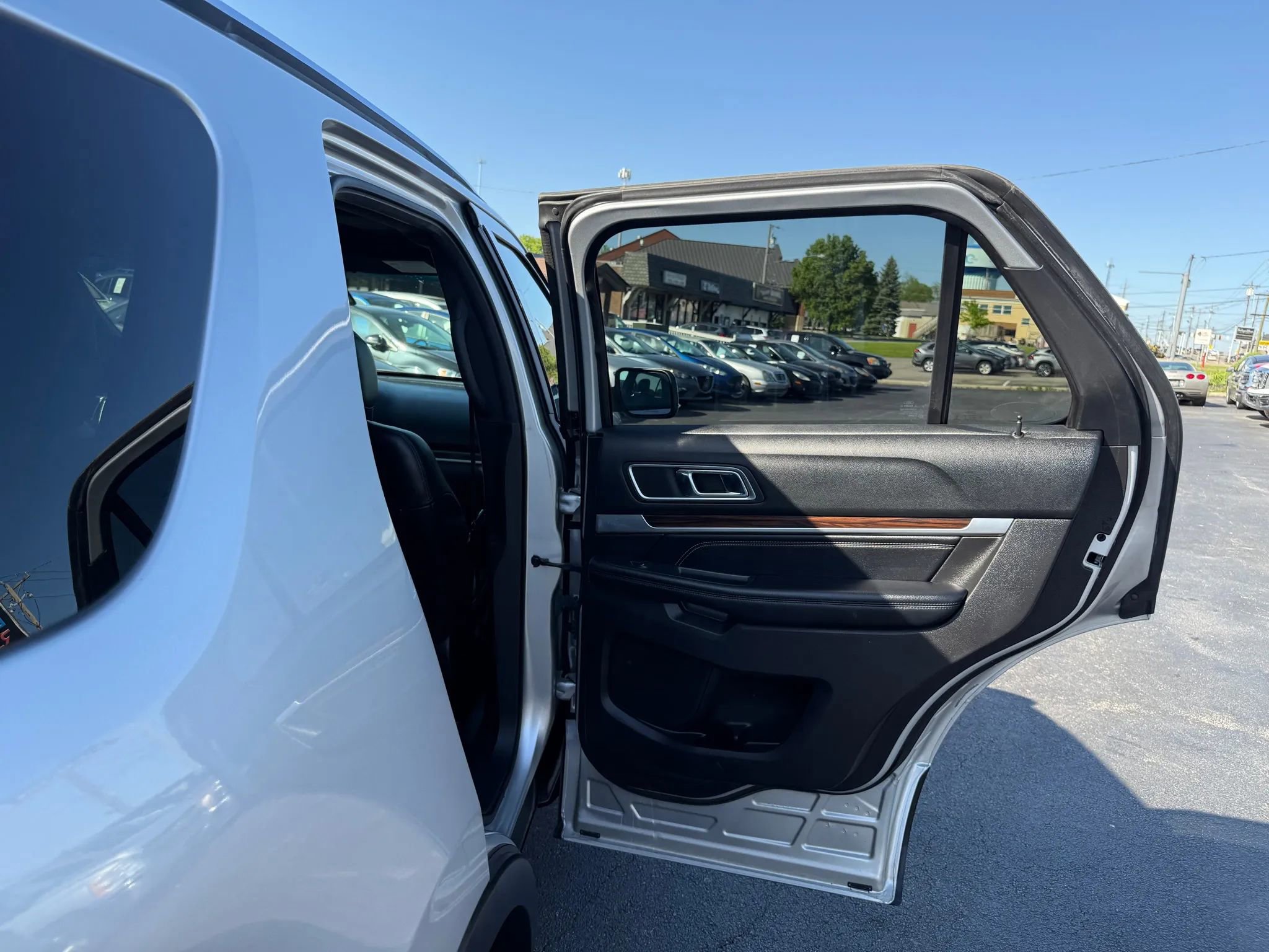 Used 2017 Ford Explorer Limited w/ Equipment Group 301A image 46