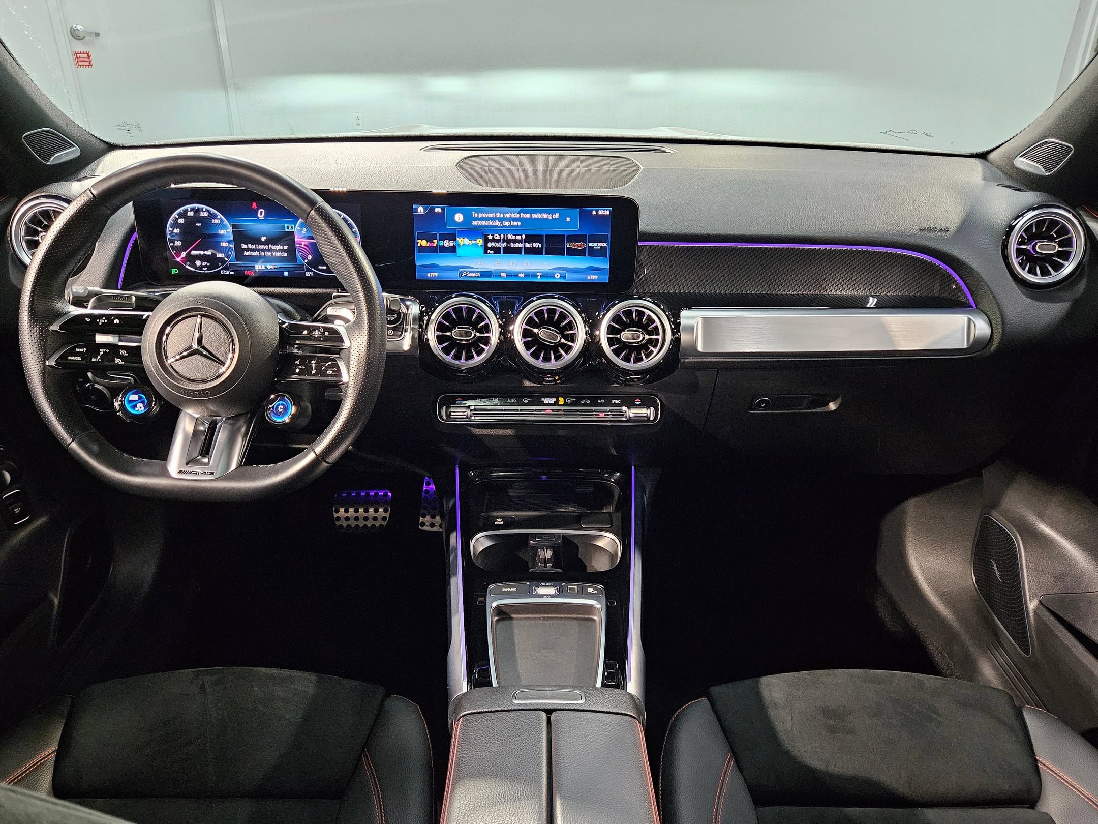 Used 2025 Mercedes-Benz GLB 35 AMG 4MATIC image 10