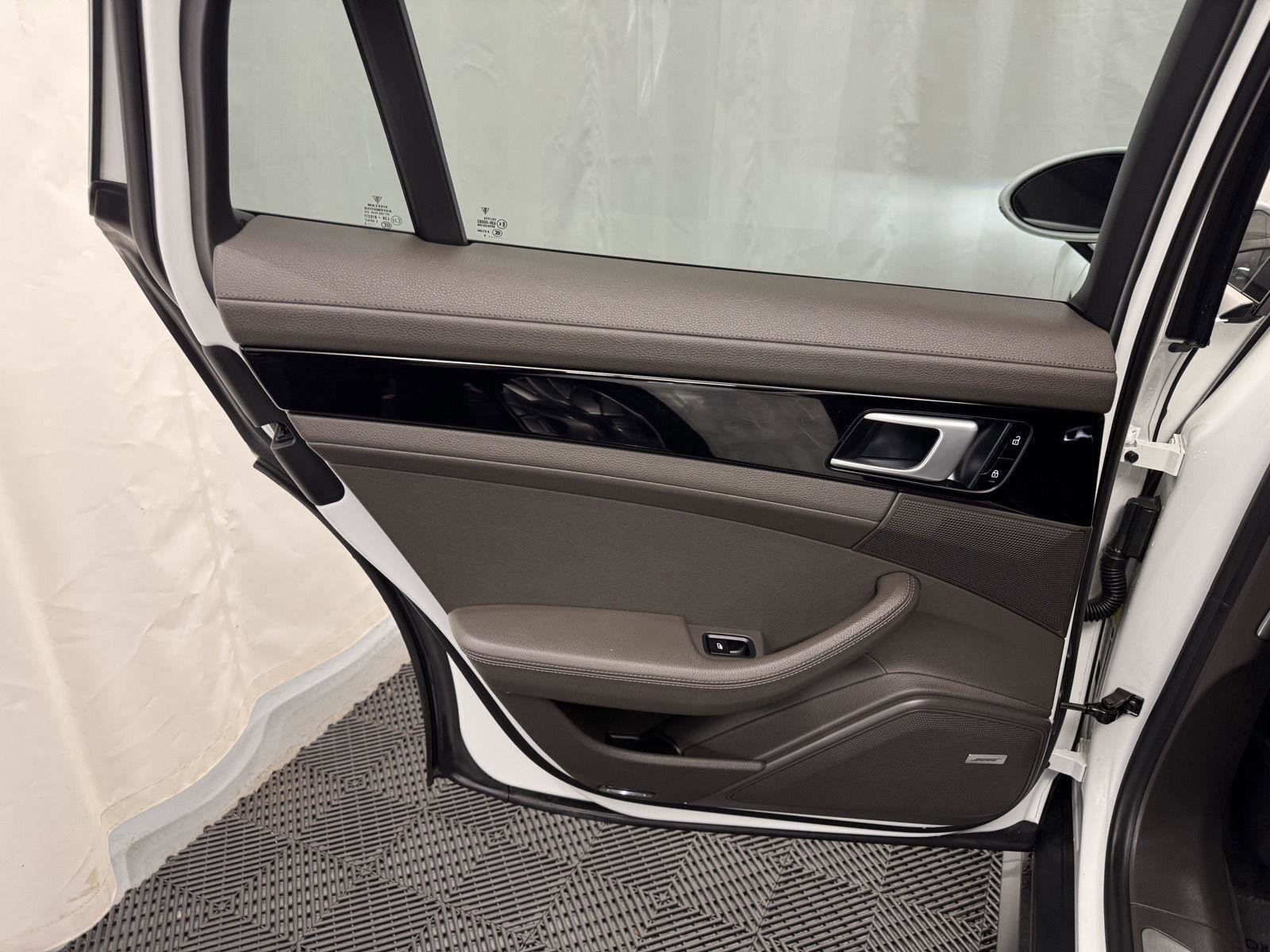 Used 2019 Porsche Panamera 4 image 20