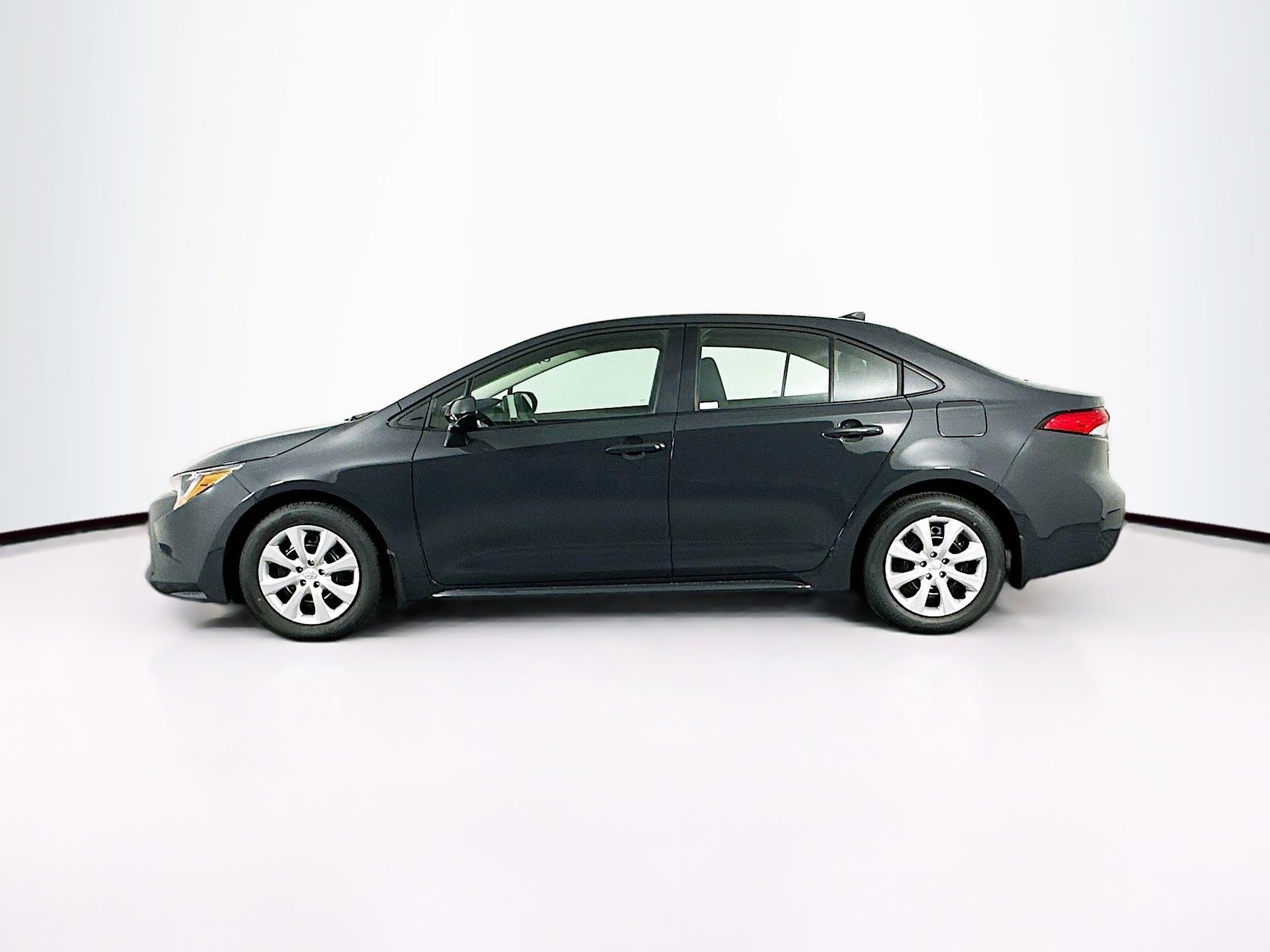 Used 2026 Toyota Corolla LE image 4