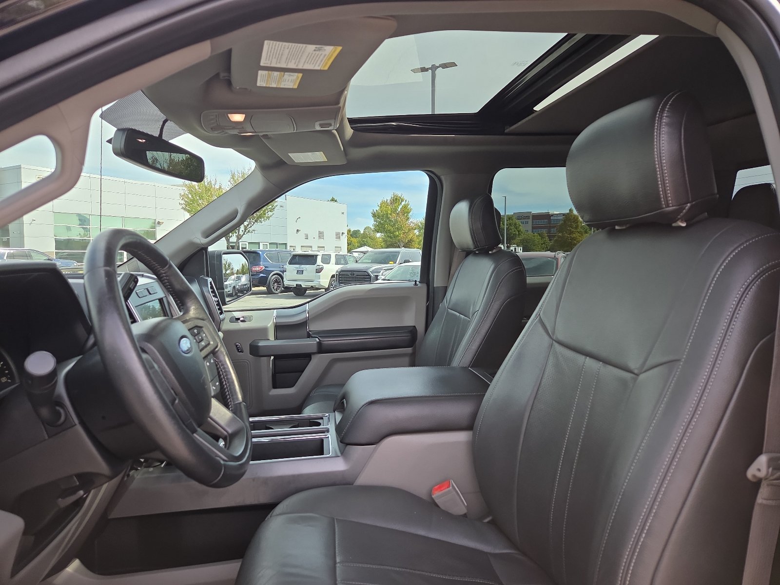 Used 2018 Ford F150 XLT w/ Equipment Group 302A Luxury AWD/4WD image 13