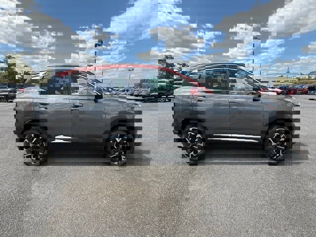 New 2025 Nissan Kicks SV w/ SV Premium Package image 4