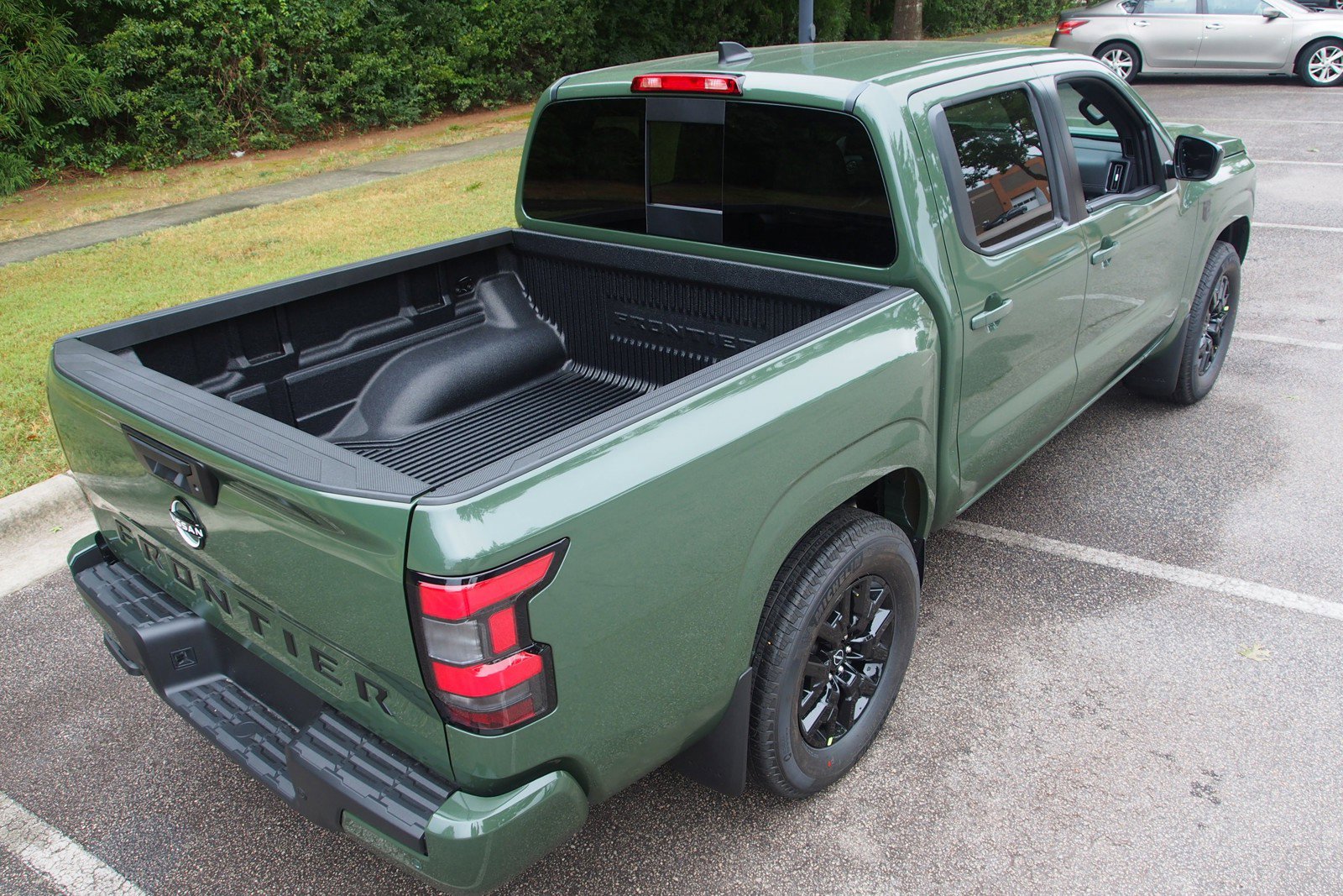 Used 2026 Nissan Frontier SV image 7