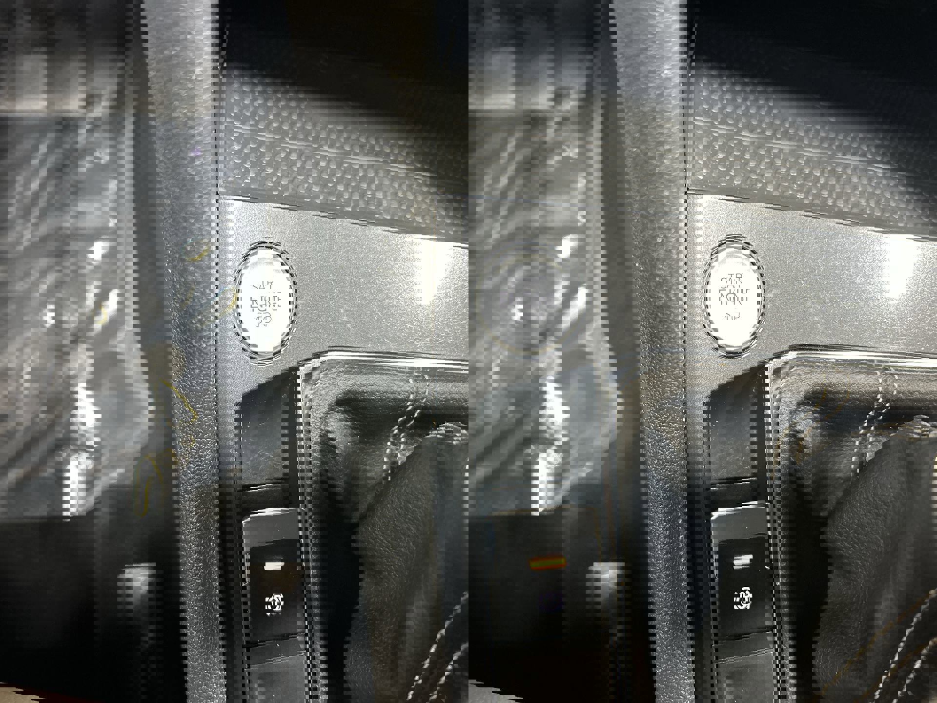 Used 2022 Volkswagen Tiguan SE R-Line image 18