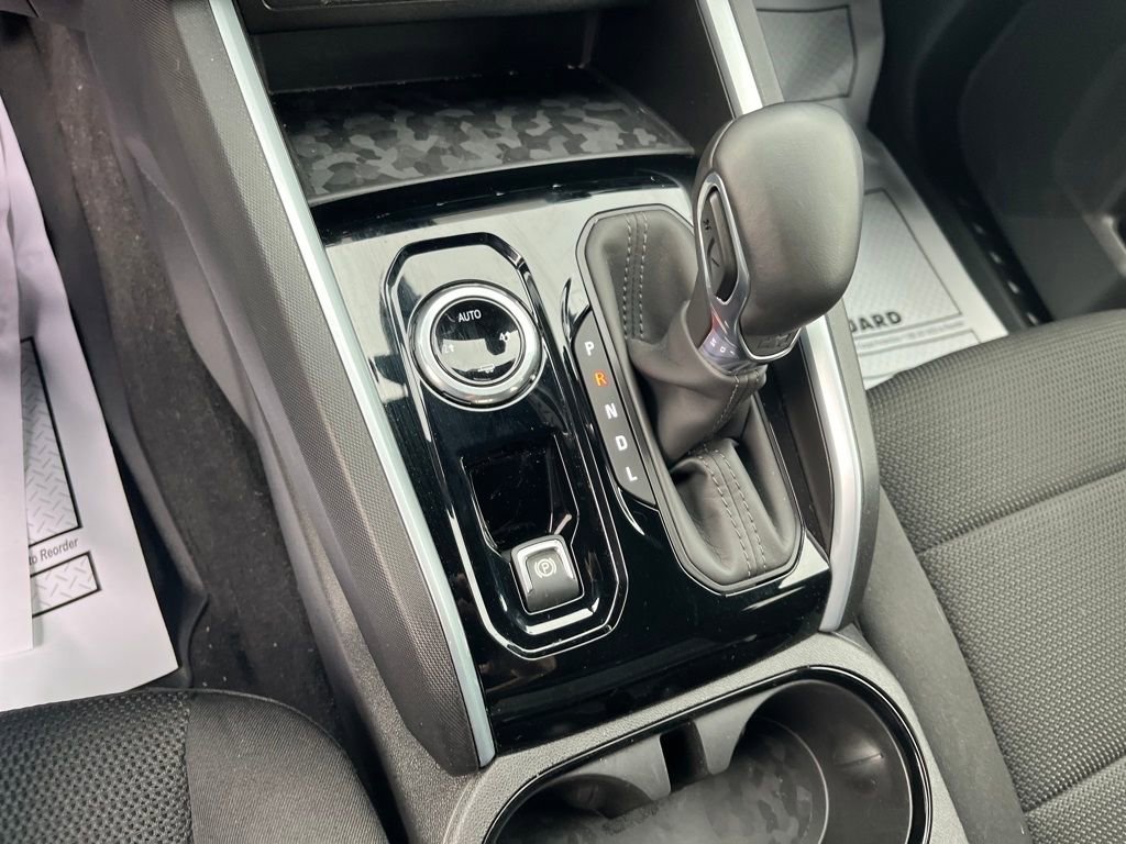 Used 2025 Chevrolet Colorado LT w/ Advanced Trailering Package image 19