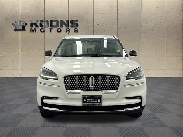 Used 2022 Lincoln Aviator AWD image 3