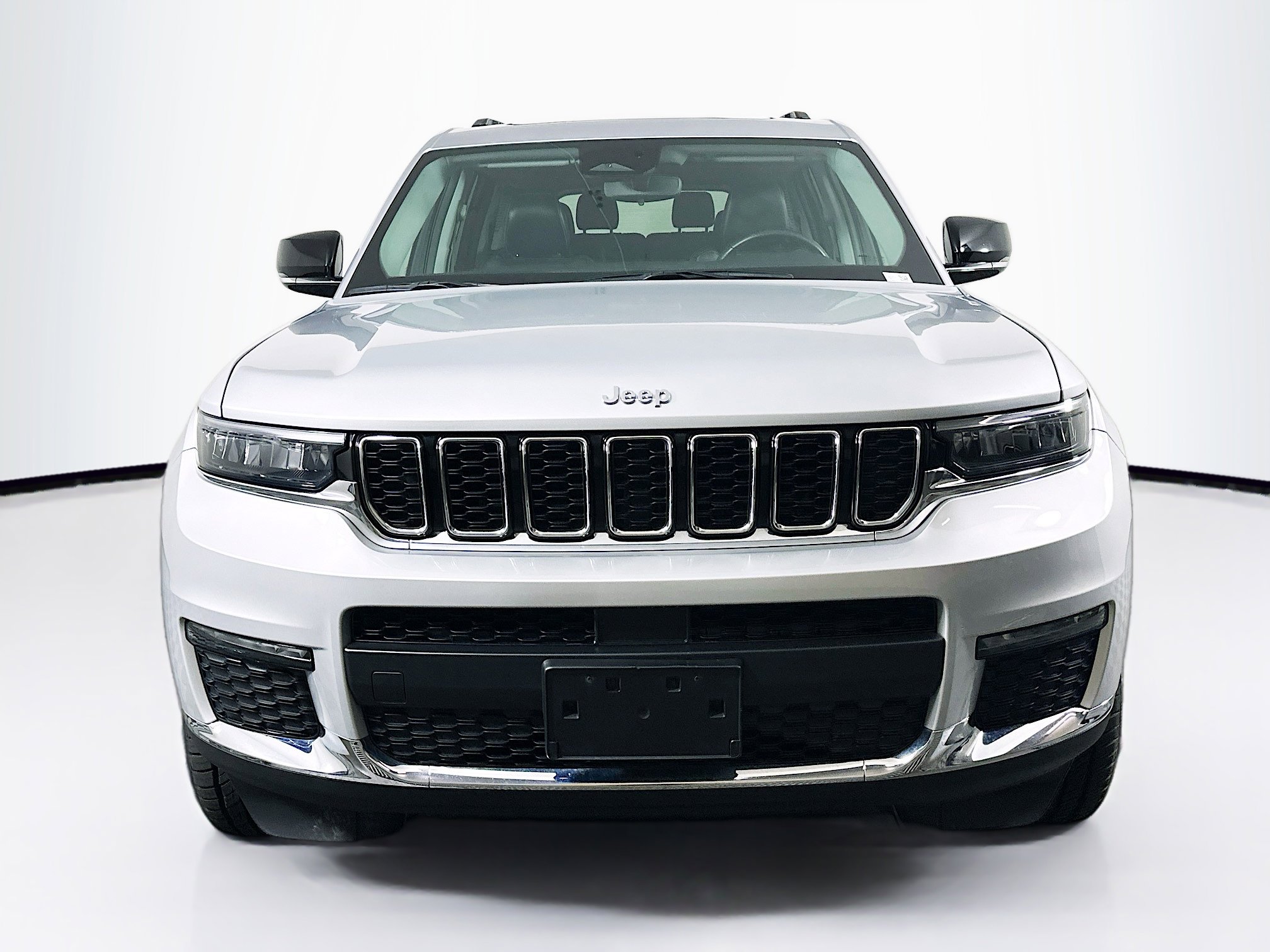 Used 2022 Jeep Grand Cherokee L Limited AWD/4WD image 2