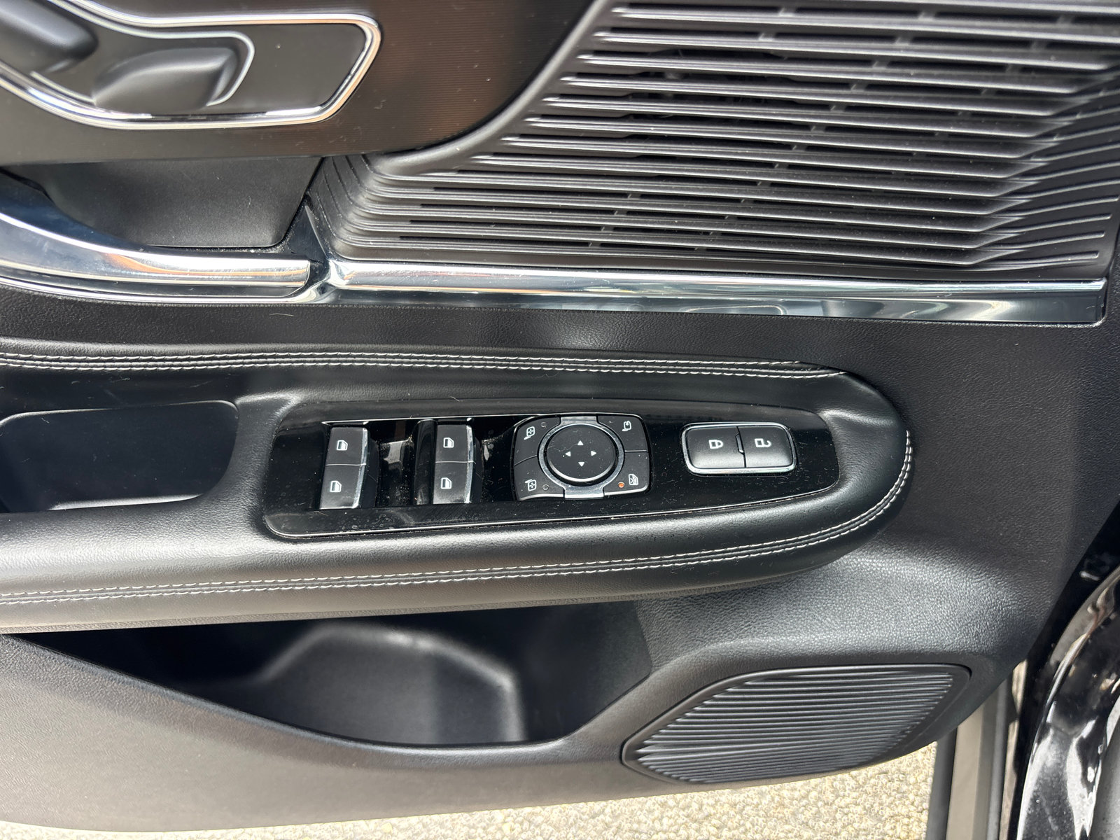 Certified 2022 Lincoln Corsair AWD w/ Premium Package image 13