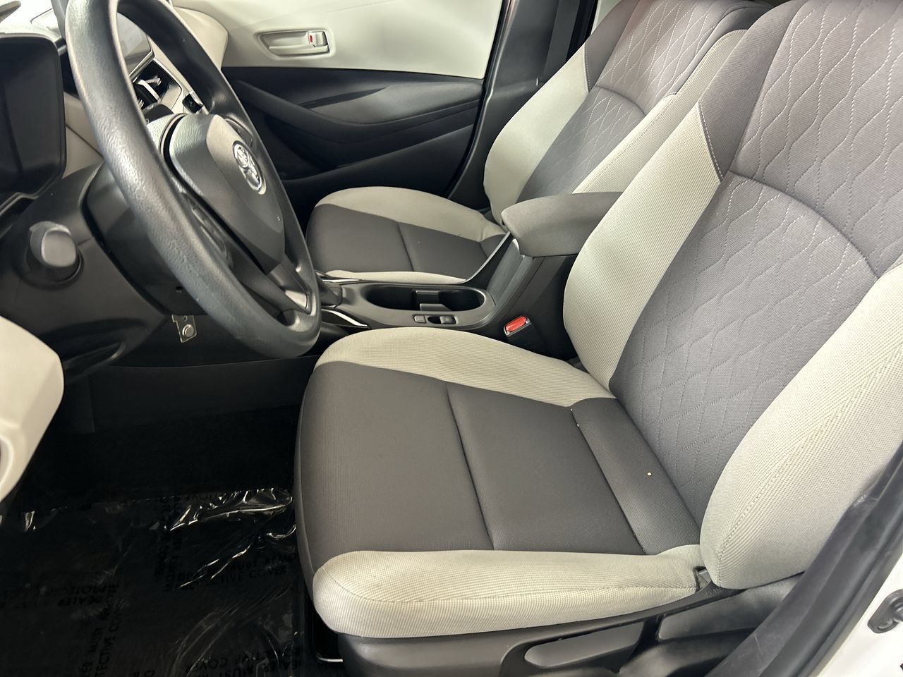 Used 2025 Toyota Corolla LE FWD image 21