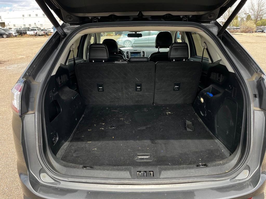 Used 2018 Ford Edge Titanium image 18