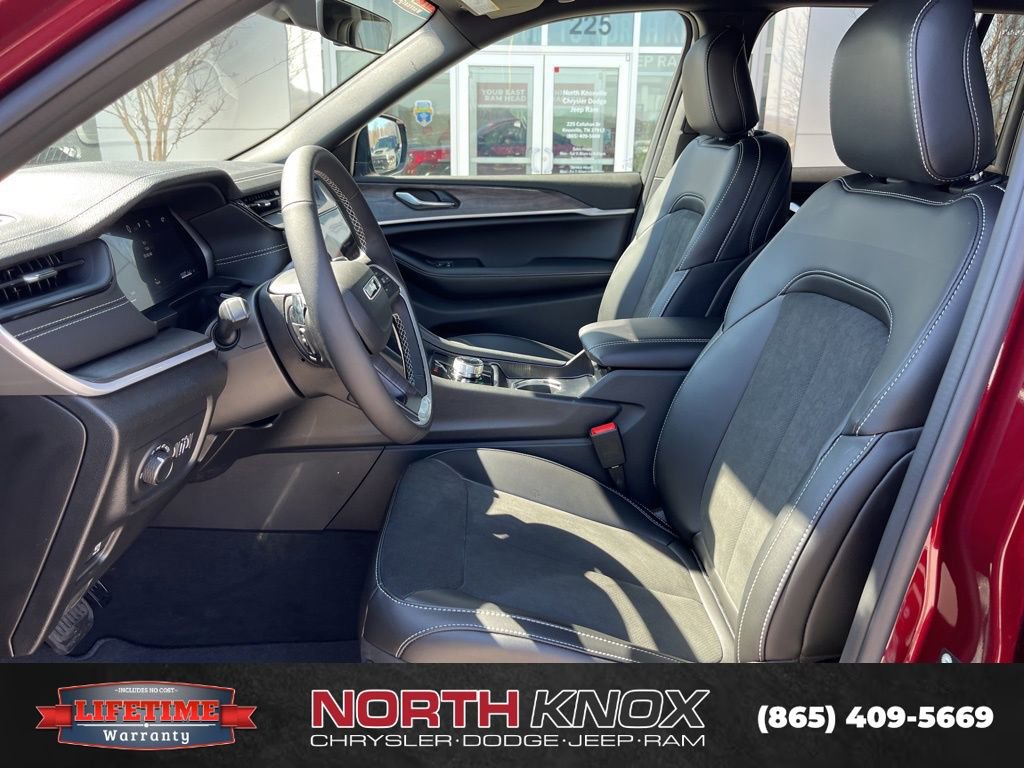 New 2026 Jeep Grand Cherokee Altitude image 3