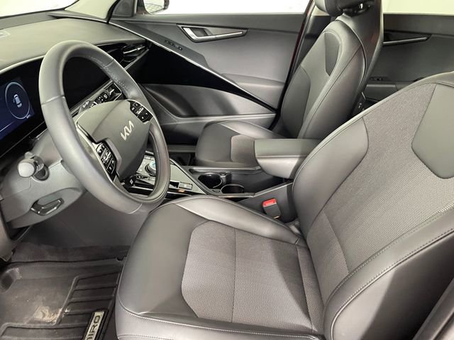 Certified 2025 Kia Niro Wind w/ Wind Preserve Package image 2
