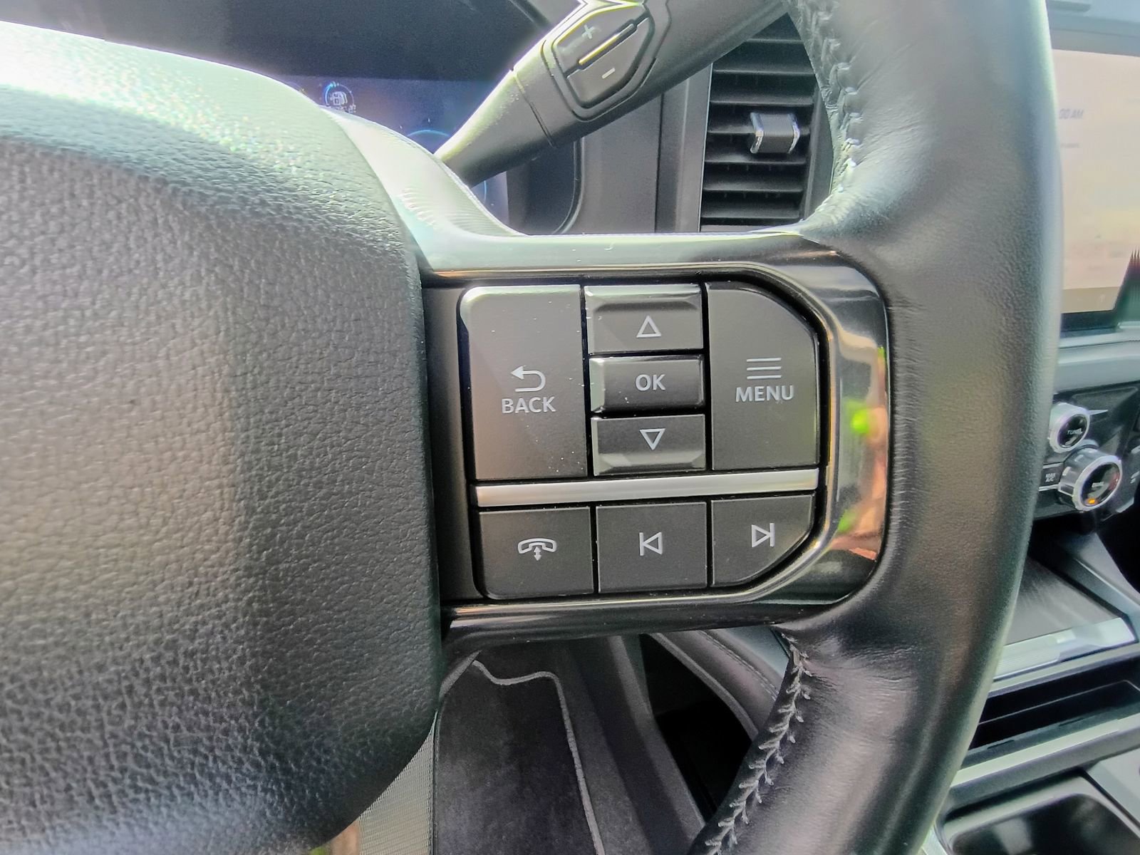 Used 2025 Ford F350 Platinum image 17