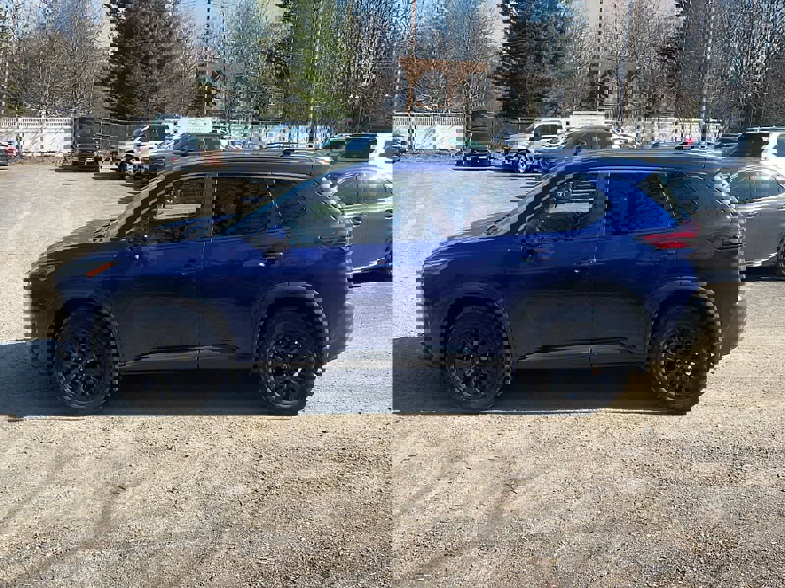 Used 2022 Nissan Rogue SV image 4