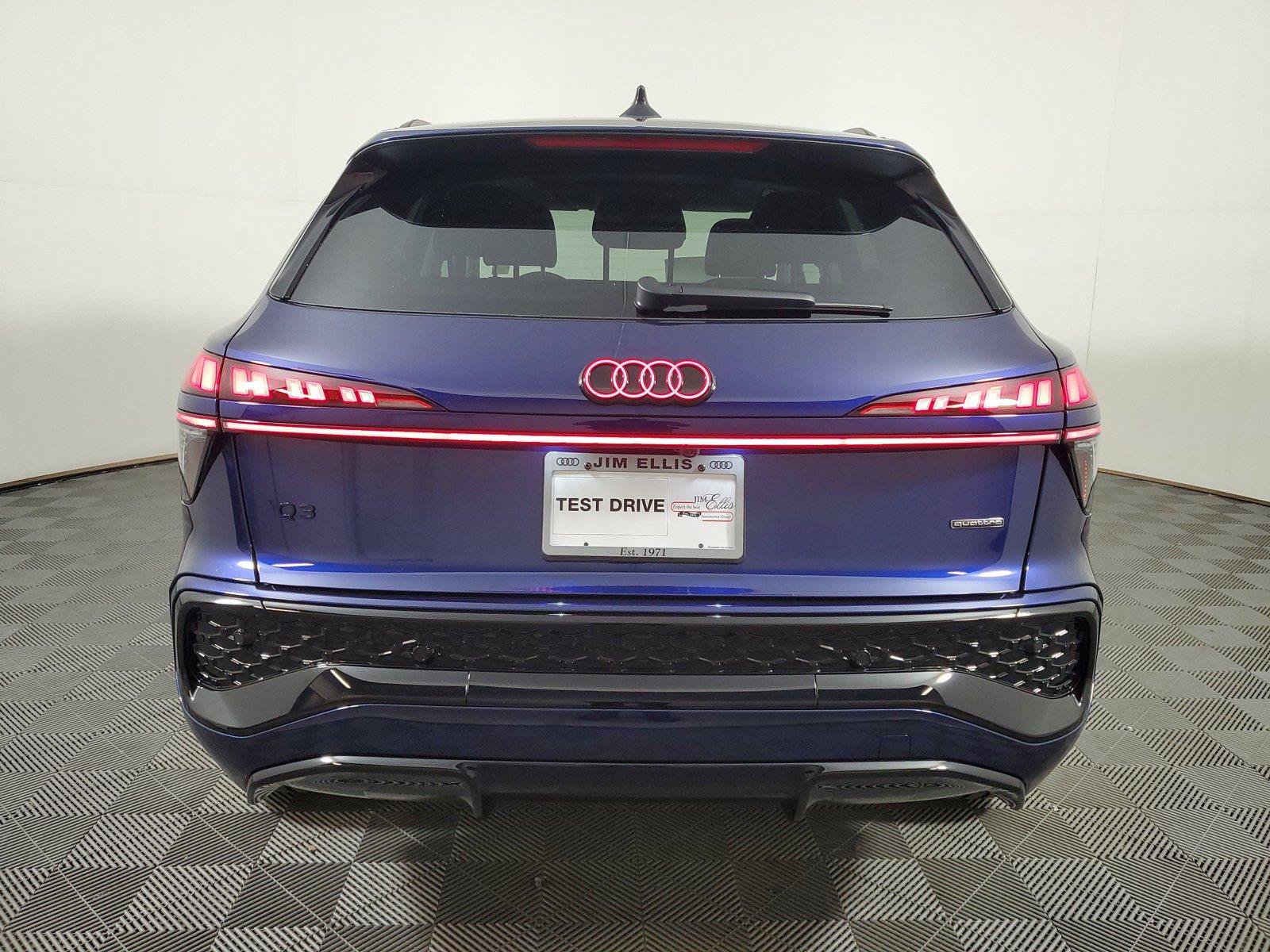 New 2026 Audi Q3 quattro 2.0T AWD/4WD image 6