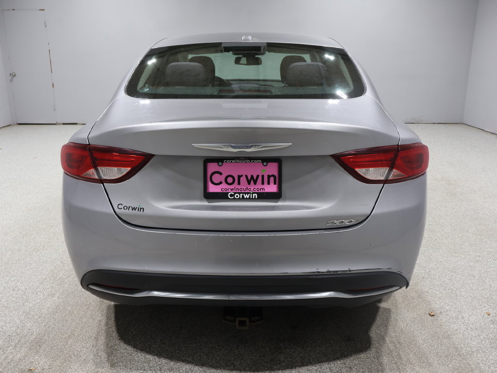 Used 2015 Chrysler 200 Limited w/ Convenience Group FWD image 3